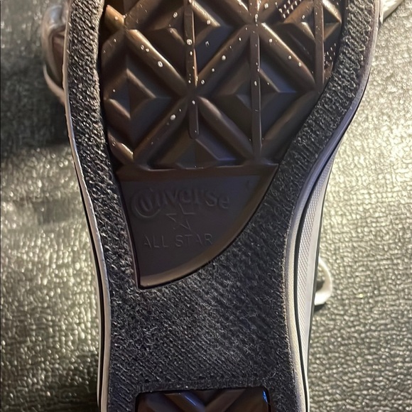 Converse Silver White Sneakers Classic Design - Picture 4 of 8